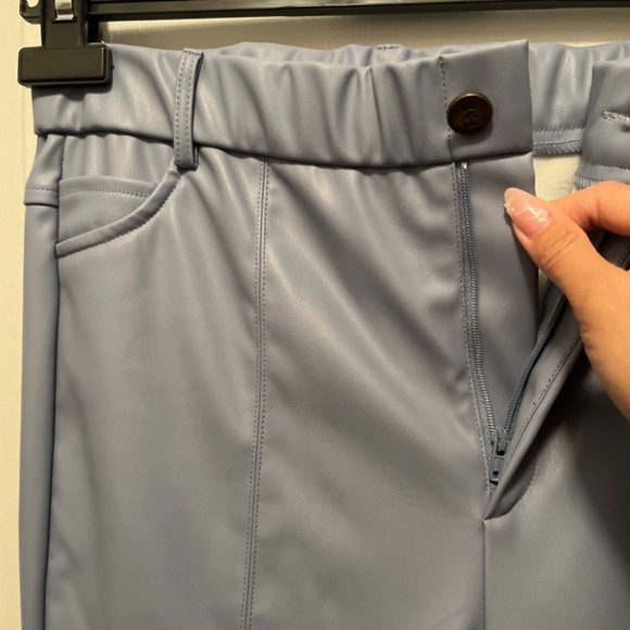 Hilary MacMillan Faux Leather leggings with zippers - Picture 3 of 7